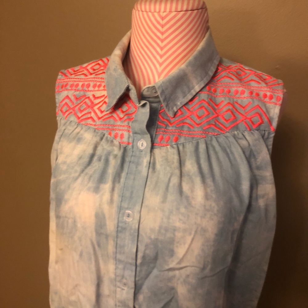 Collared denim acid wash dress w pink details - L
